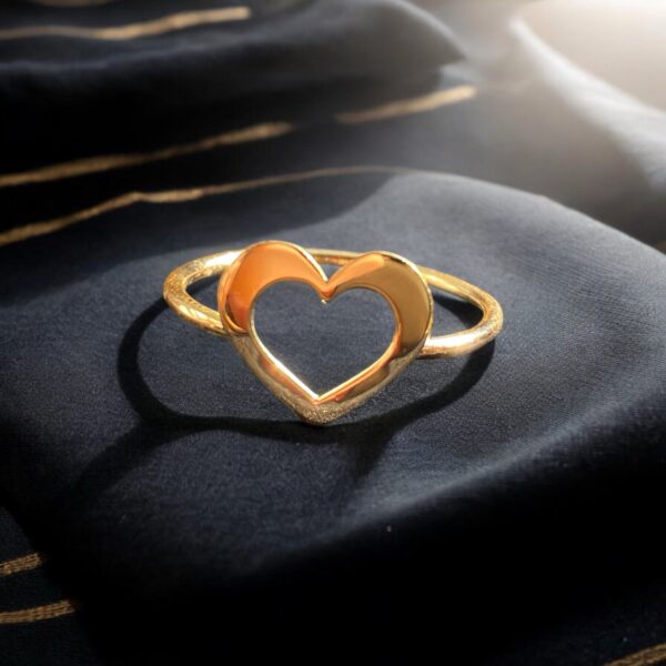 Hollow heart ring